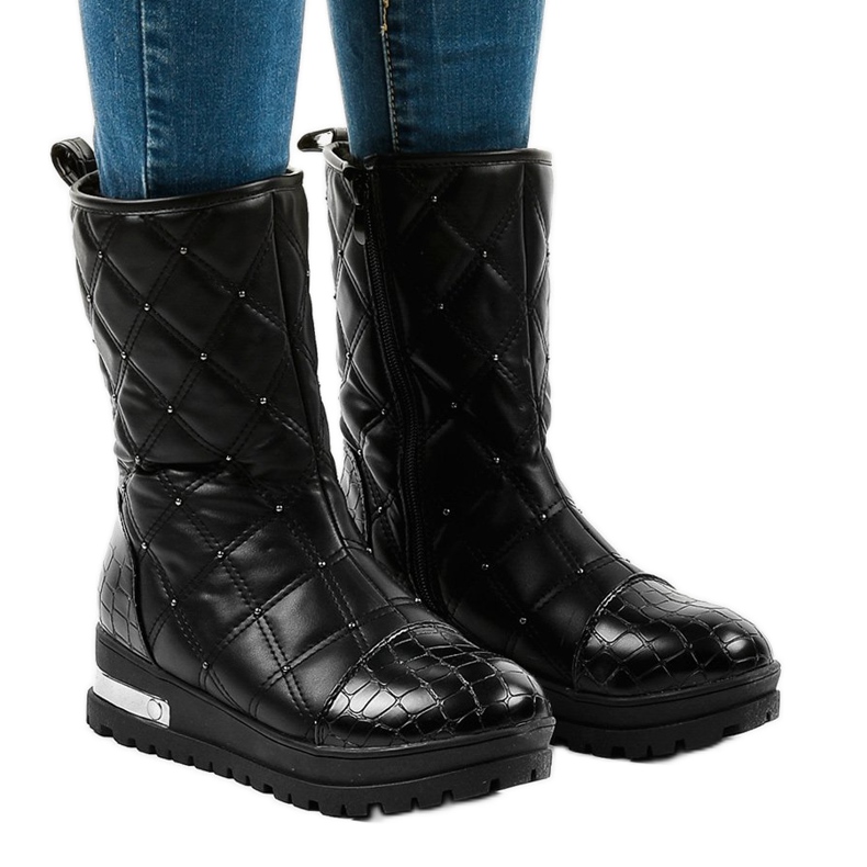Stivaletti bassi da donna neri con borchie B9016-1 nero