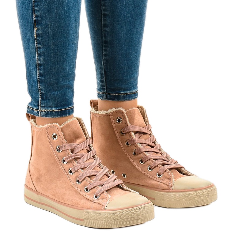 Sneakers isolate rosa T-040 nero