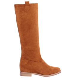 Stivali su un cammello con zeppa nascosta NC968P Camel marrone