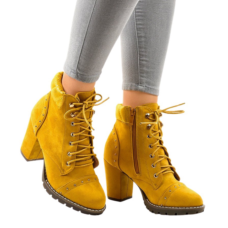 Stivaletti in camoscio giallo 995-31