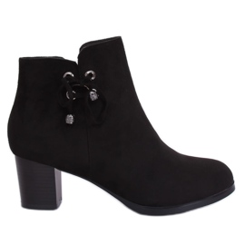 Stivali su un comodo tacco nero CK55 Black