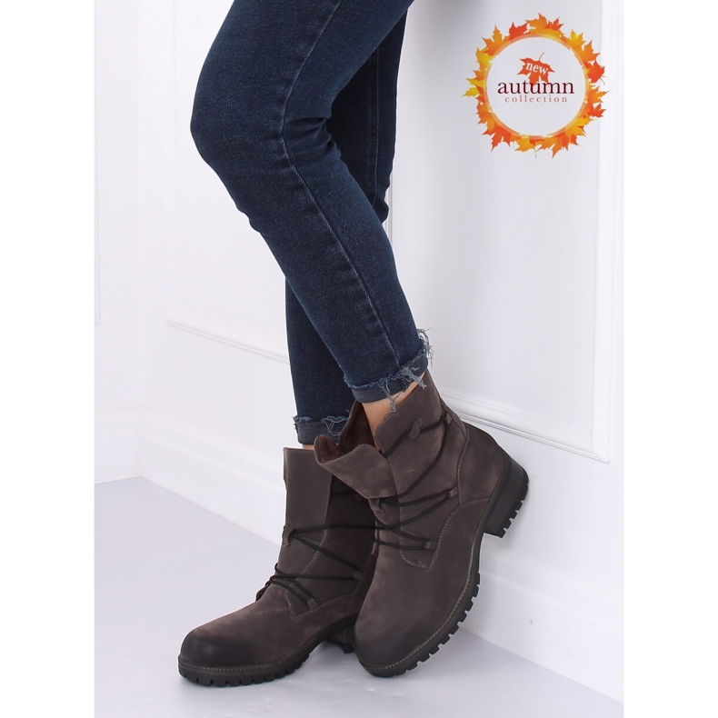 Stivali grigi sul protettore grigio K1936104 Gris