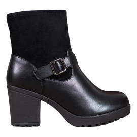 J. Star Stivali alla moda sulla piattaforma nero