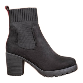 Erynn Stivali Chelsea slip-on su un palo nero