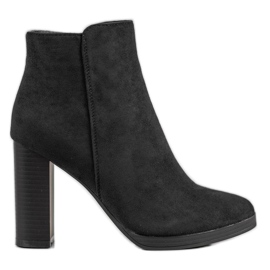 Ideal Shoes Stivali classici con tacco alto nero