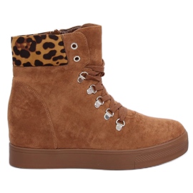 Stivali su un cammello con zeppa nascosta RQ216 Camel marrone