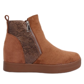 Stivali su un cammello con zeppa nascosta RQ235 Camel marrone