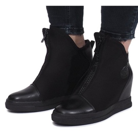Sneaker in camoscio nero Nathalie