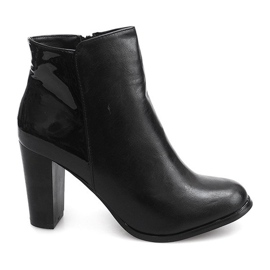 Stivaletti Verniciato F034 Nero