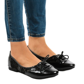 Ballerine stringate nere traforate 61305 nero