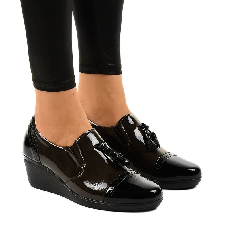 Scarpe con zeppa nere 7-9022 nero