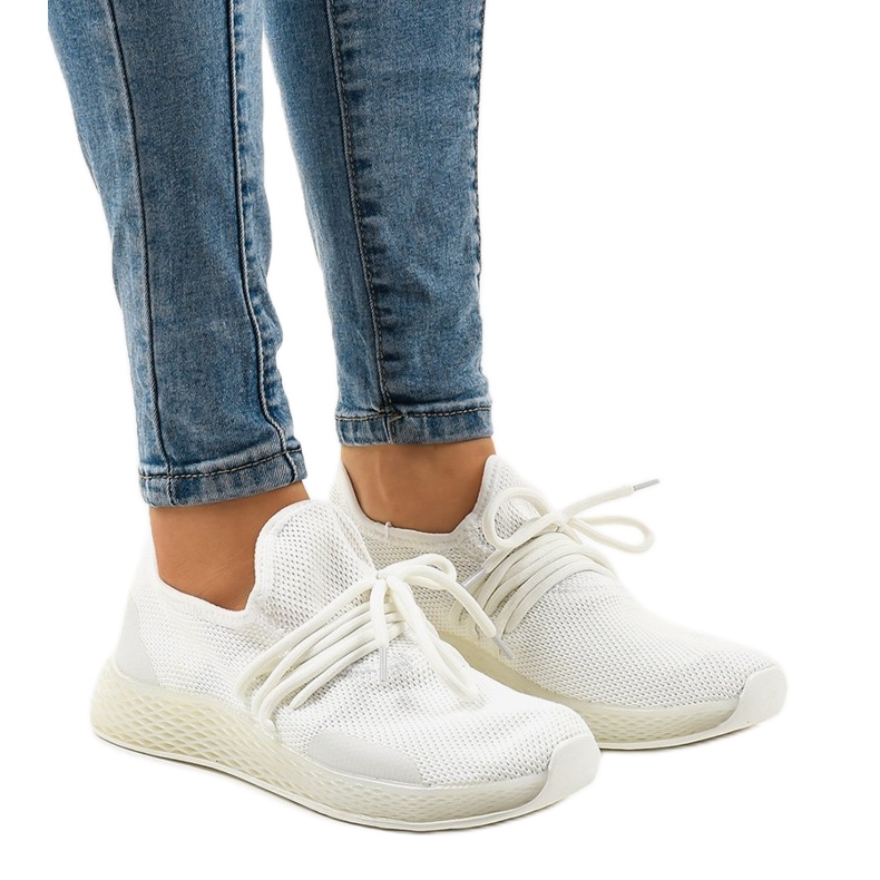 Scarpe sportive da donna bianche B-6851 bianca
