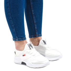 Scarpe sportive da donna bianche SH801-9-D bianca