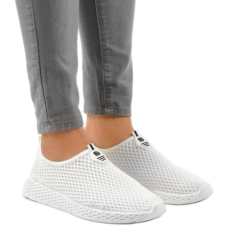Scarpe sportive da donna bianche SJ1890-3 bianca