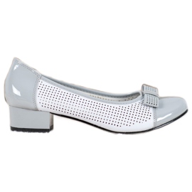 Goodin Décolleté traforate con fiocco bianco grigio