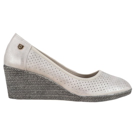 Pompe con zeppa leggera beige