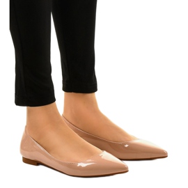 Ballerine beige verniciate nella punta MM5018