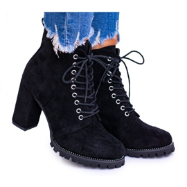 Lu Boo Stivali in pelle scamosciata neri su un palo con strass Halsey nero