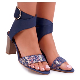 Sandali da donna in pelle Maciejka su un tacco Blu navy 03597