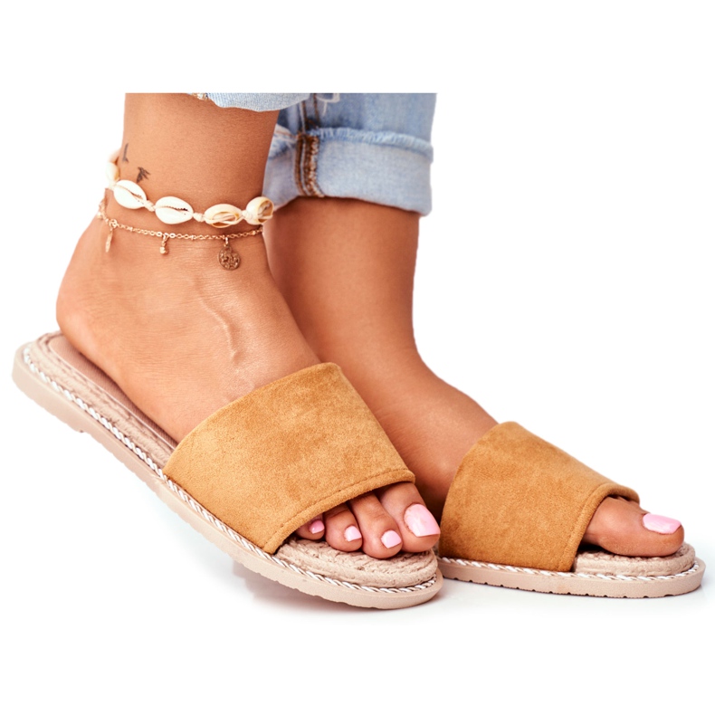 FJ1 Pantofole classiche da donna in pelle scamosciata Camel Look At Me marrone