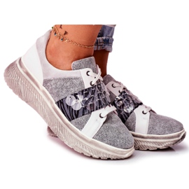 Scarpe sportive Sneakers in pelle da donna Maciejka 04448-03 bianca grigio