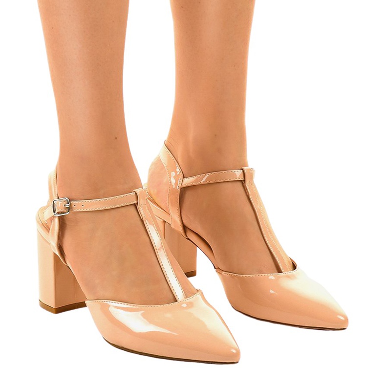 Décolleté beige sul montante D85-17