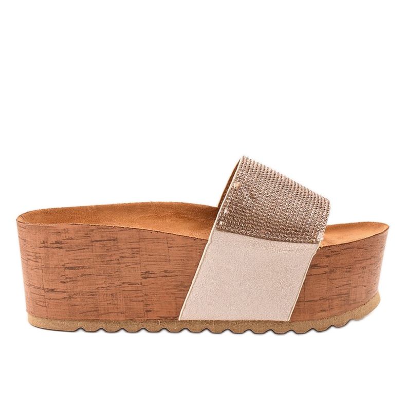 Pantofole beige sulla piattaforma 77-99