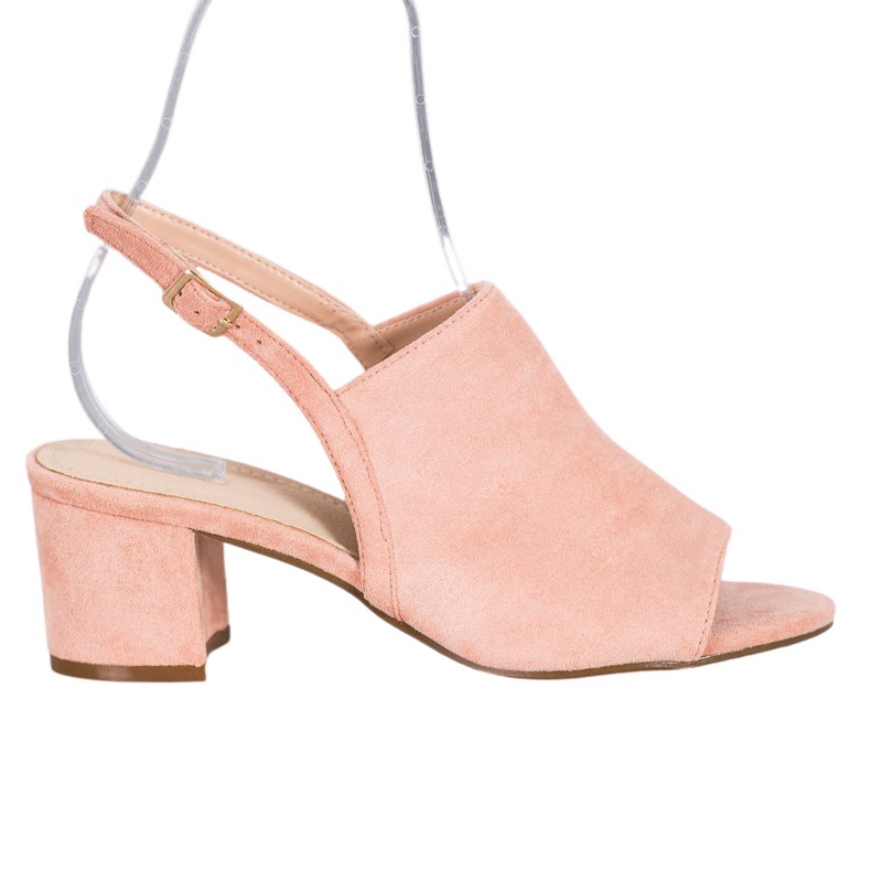 Small Swan Scarpe da polvere su un bar rosa