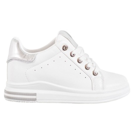 SHELOVET Scarpe sportive su una zeppa bianco
