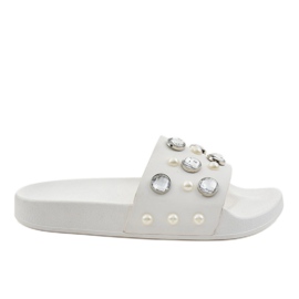 Pantofole bianche con perle H-6567 bianca