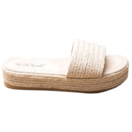 Weide Pantofole di paglia sulla piattaforma beige