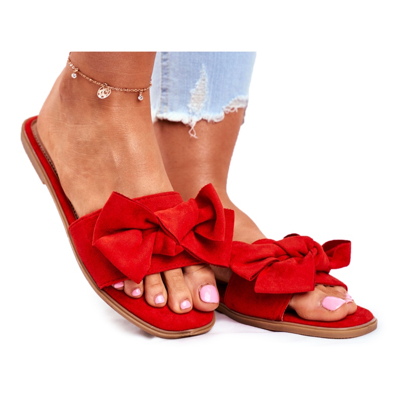 Pantofole da donna della Malesia con fiocchi rossi rosso