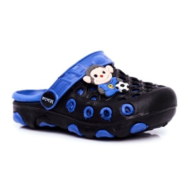 Pantofole per bambini in schiuma Crocs Black Monkey Footballer nero blu