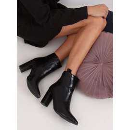 Stivali con tacco in pelle di serpente nero RB54 Nero