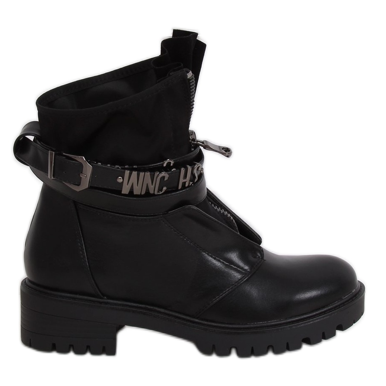 Stivali su una massiccia suola nera NC1050 Black nero
