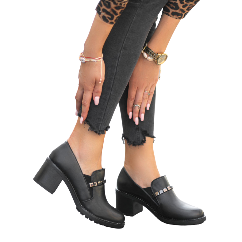Scarpe nere da donna sul post C17-6113 nero