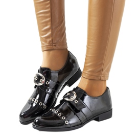 Scarpe laccate nere con fibbia C18-6263-2 nero