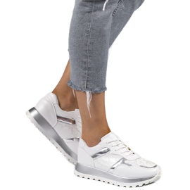 Sneakers sportive in ecopelle bianca 2019-447 bianco
