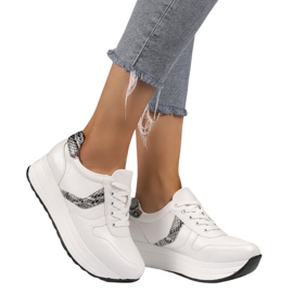 Scarpe sportive bianche, sneakers BK-20 bianca