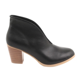 Stivali neri slip-on con ritagli sul palo NS128P nero