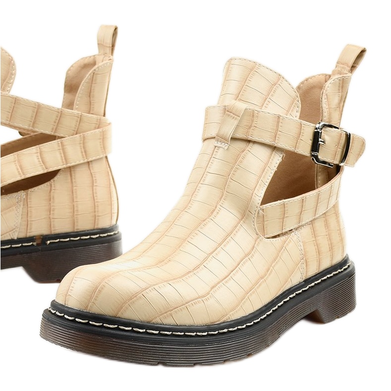 Stivali beige con fibbia Nillda