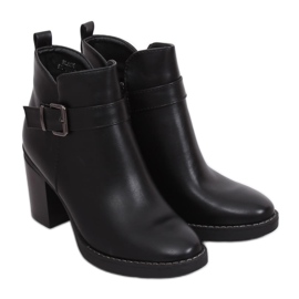 Stivali neri con tacco largo BM-9078 Nero
