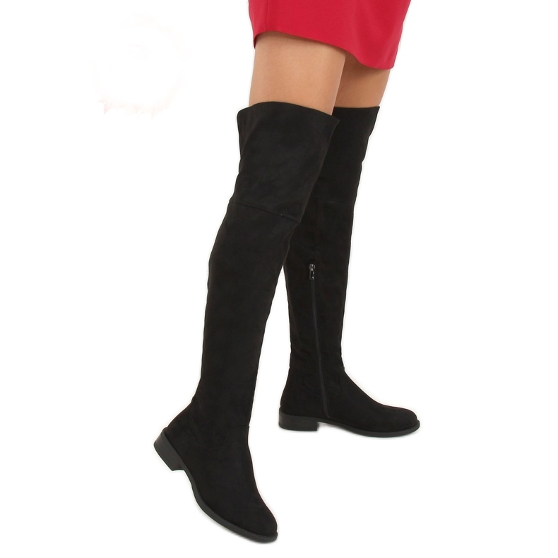 Stivali neri, MR-2 Nero