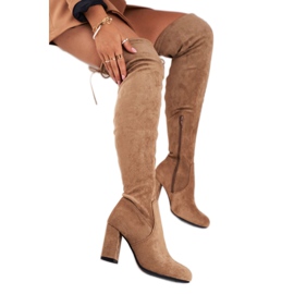 Mulanka Stivali da donna in pelle scamosciata su un tacco Beige Highso