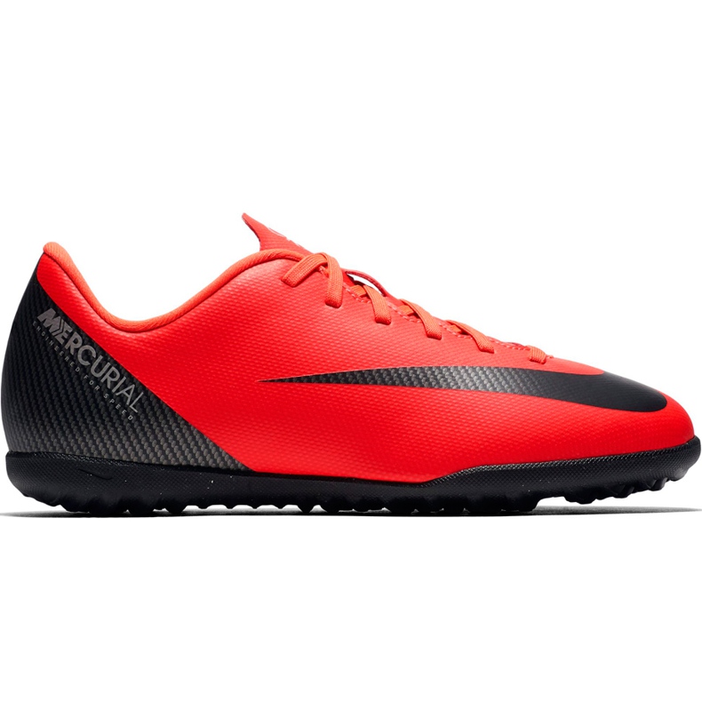 Scarpa da calcio Nike Mercurial Vapor X 12 Club Gs CR7 Tf Jr AJ3106 600 multicolore rosso