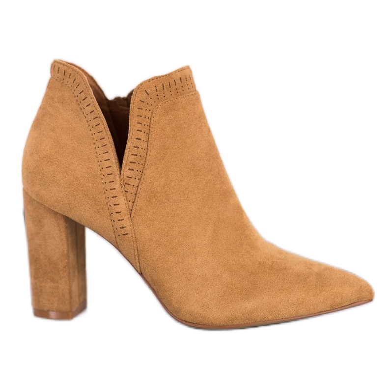 Bella Paris Stivali alla moda su un post marrone