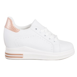 SHELOVET Scarpe sportive su una zeppa bianca d'oro