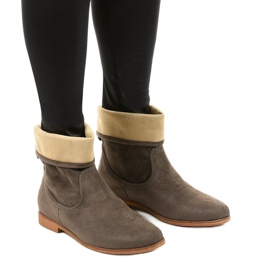 Stivali slip-on Islevine in pelle scamosciata color kaki cachi verde