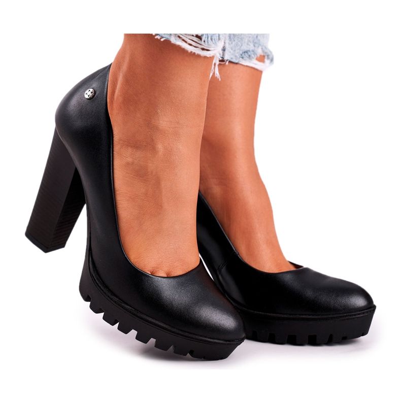 Décolleté da donna Maciejka con tacco e plateau Nero 02629-01 / 00-1