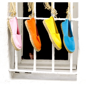 Scopri come indossare le espadrillas. A quali stili si abbinano le espadrillas?